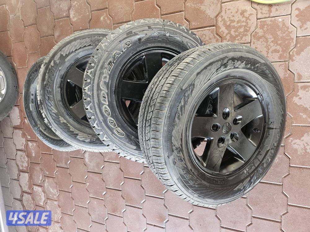 للبيع رنجات رانجلر حجم ١٧ وتواير بي اف حجم ٢٠5