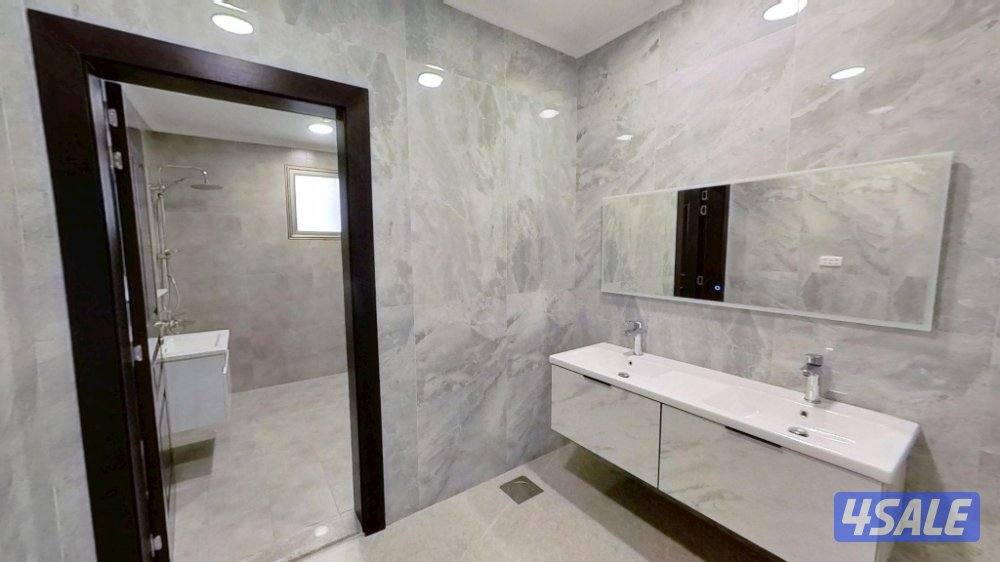 دور راقي في الصديق مساحة ٢٦٠ متر مربع1