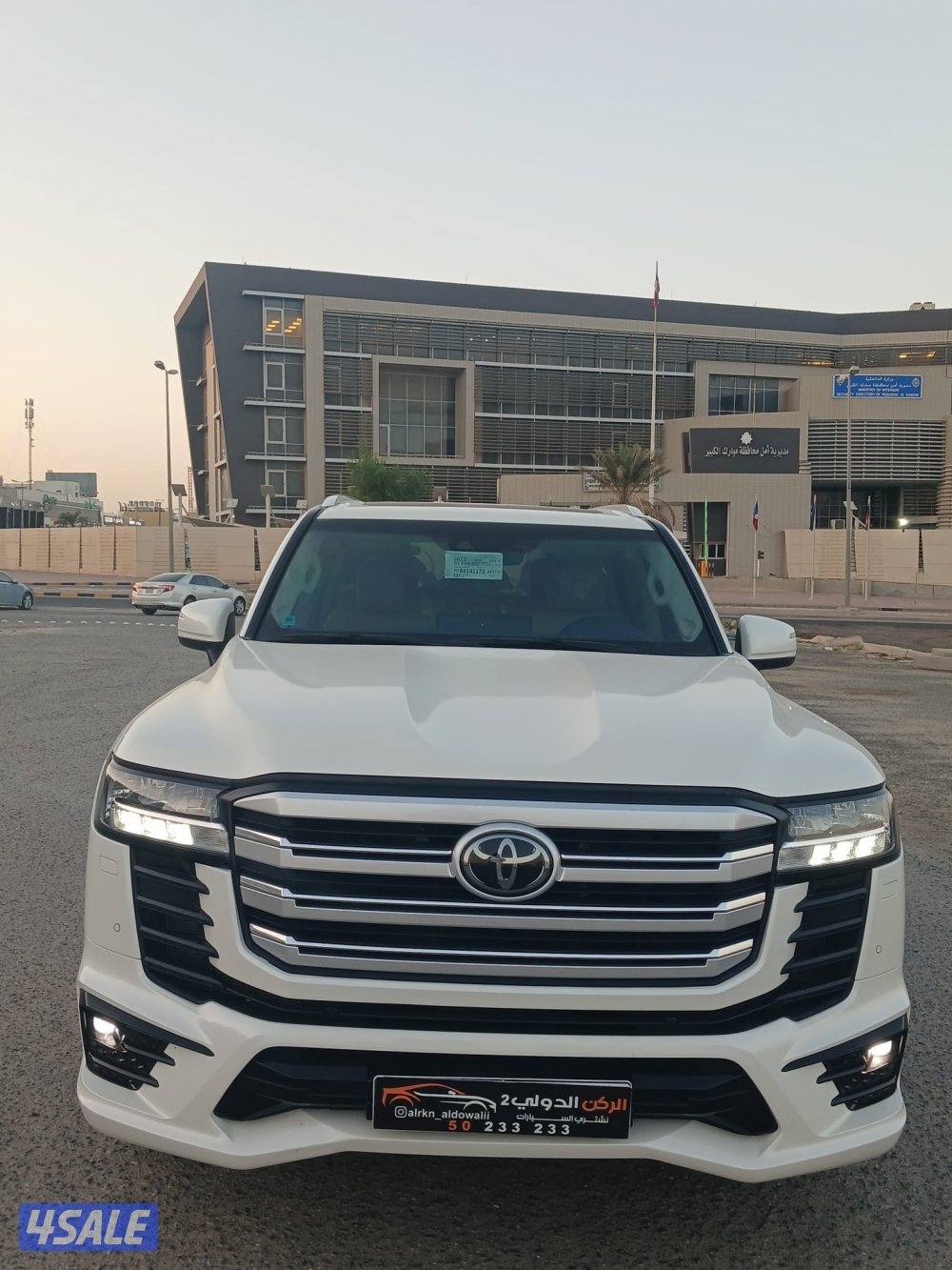 للبيع لاندكروزر GXR ايرو اس توين تربو موديل ٢٠٢٤1