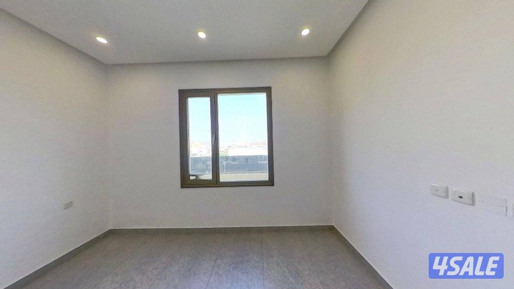 شقة راقية في الصديق مساحة ٨٠ متر مربع بالاضافة الى رووف1