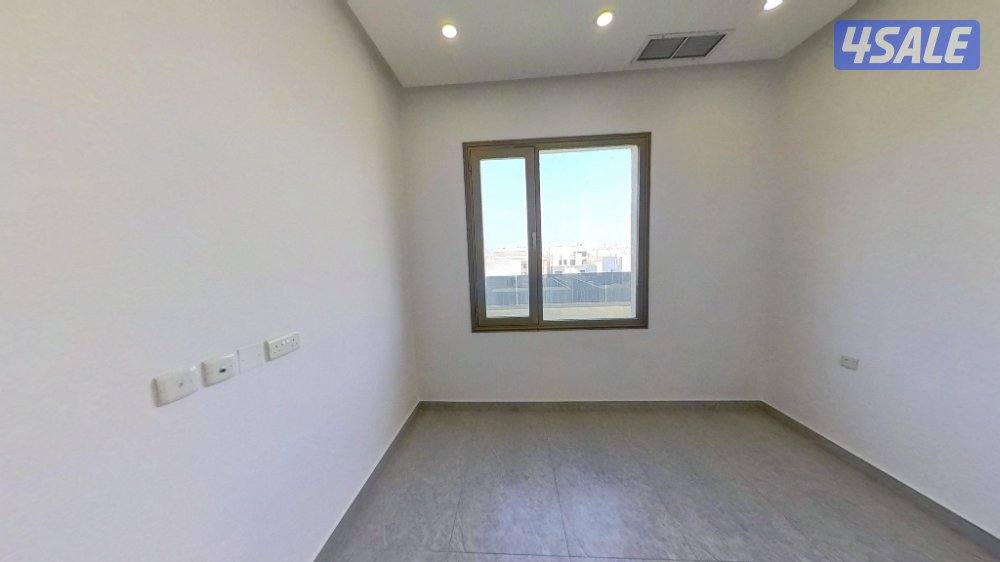 شقة راقية في الصديق مساحة ٨٠ متر مربع بالاضافة الى رووف3