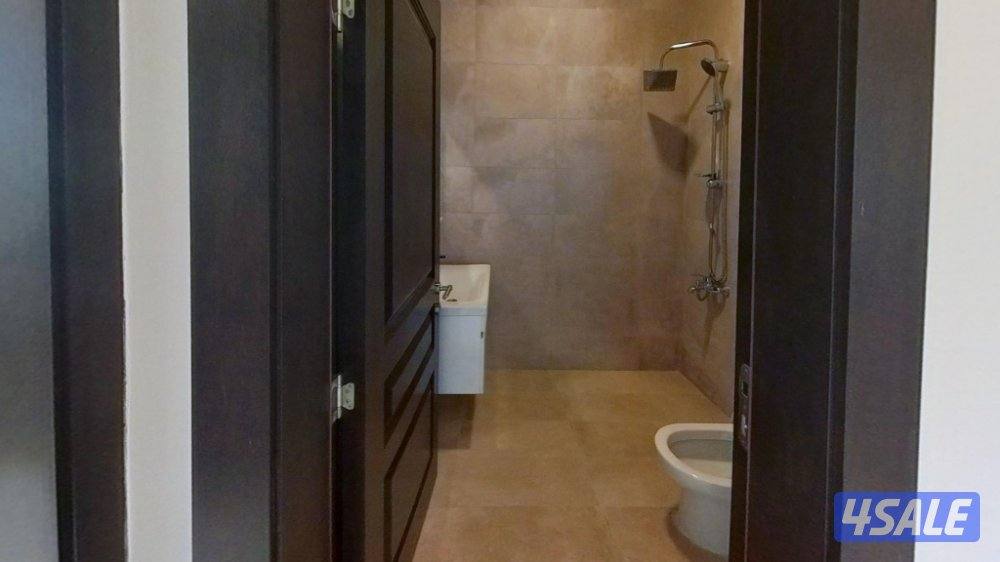 شقة راقية في الصديق مساحة ٨٠ متر مربع بالاضافة الى رووف5