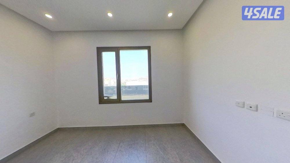 شقة راقية في الصديق مساحة ٨٠ متر مربع بالاضافة الى رووف4