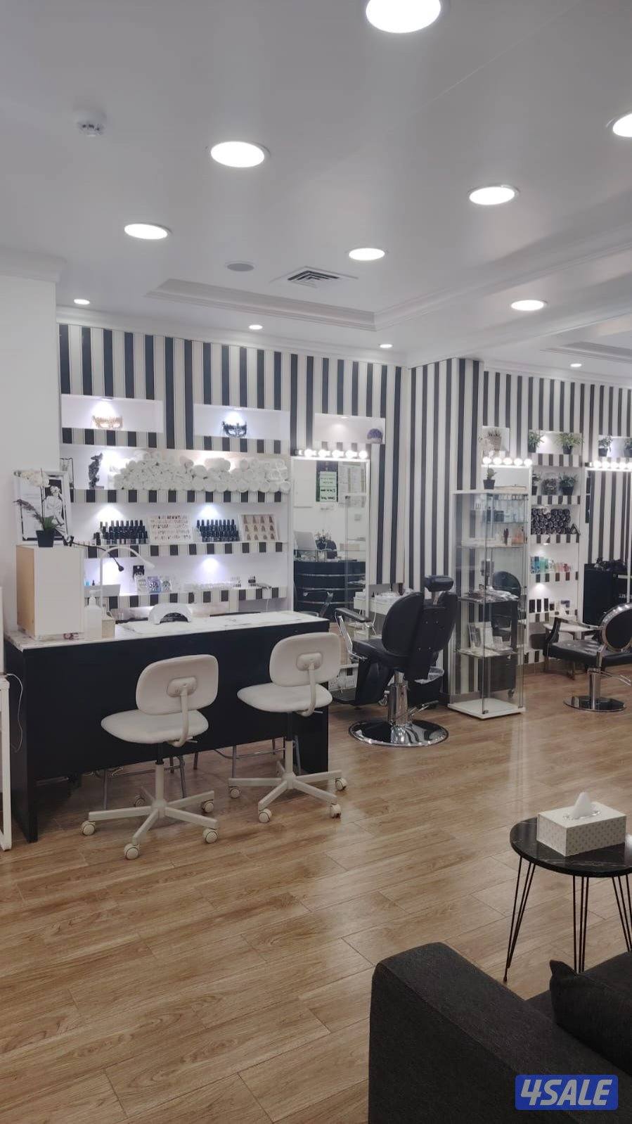 للبيع صالون نسائي +رخصة2