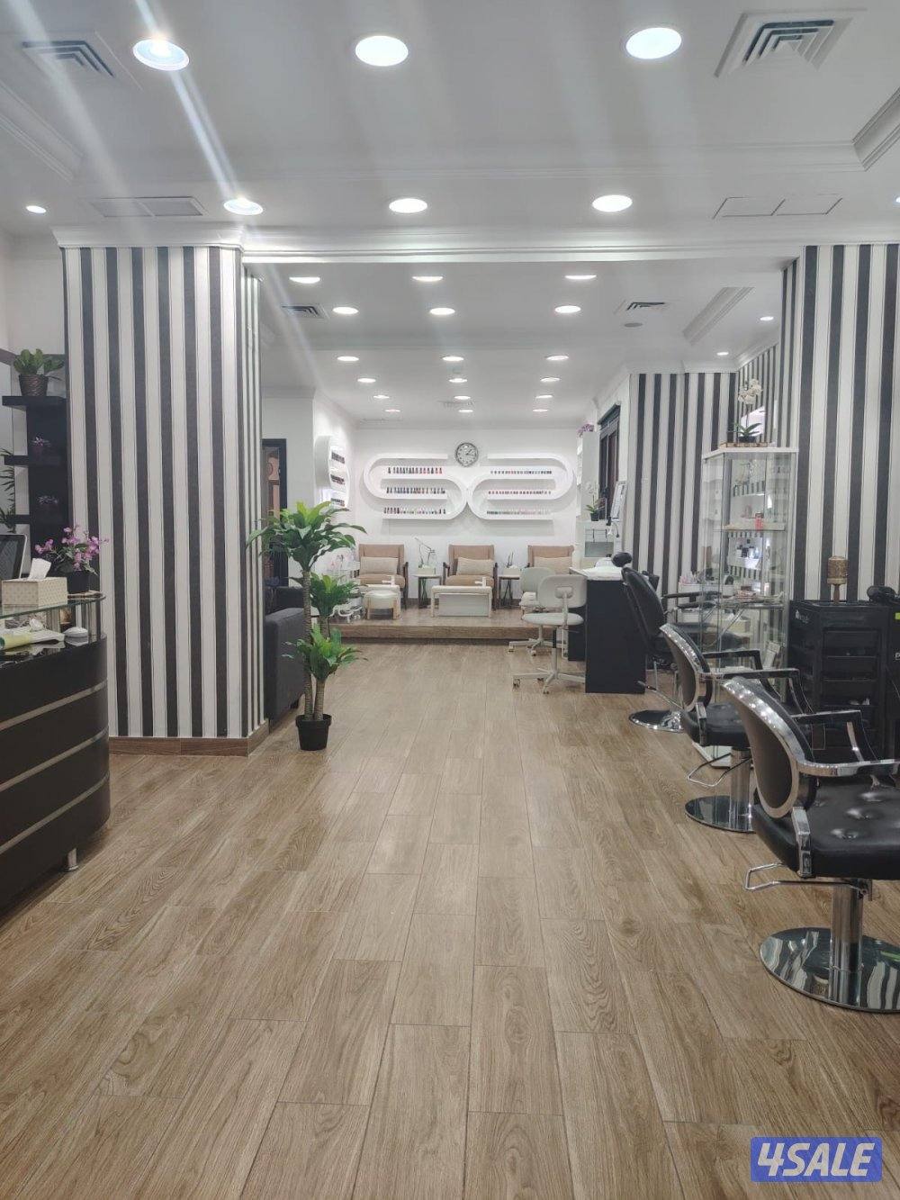 للبيع صالون نسائي +رخصة0