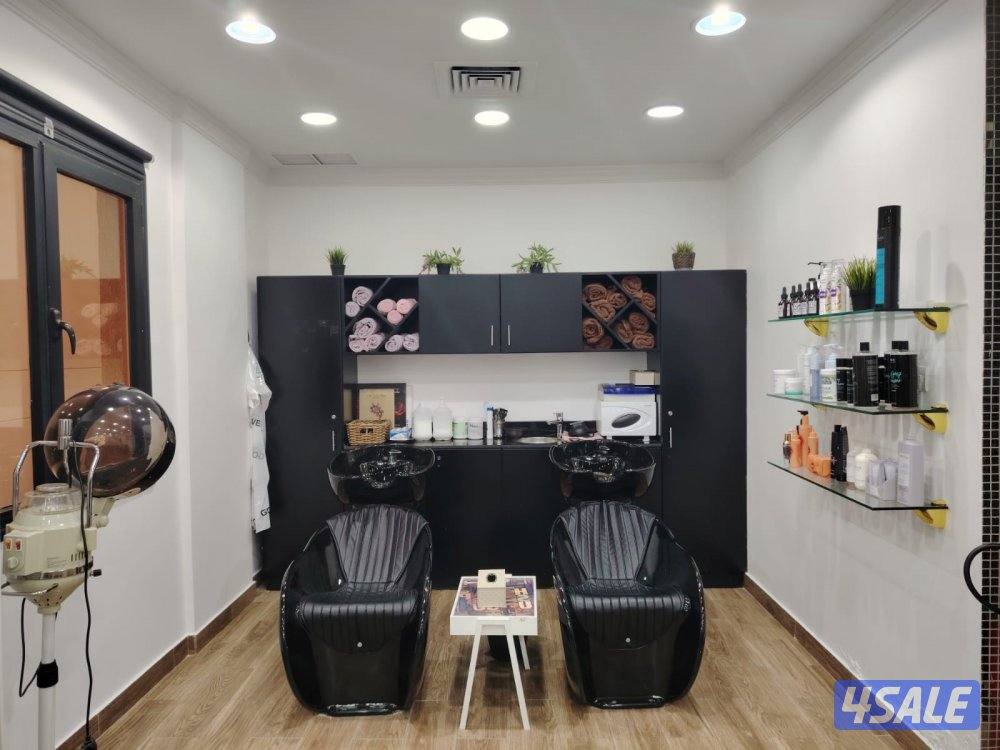 للبيع صالون نسائي +رخصة12
