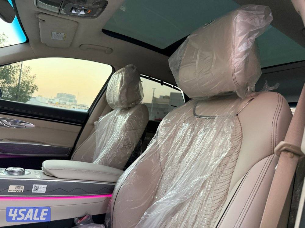 GENESIS GV70 _2024 عداد 21 الف فقط8