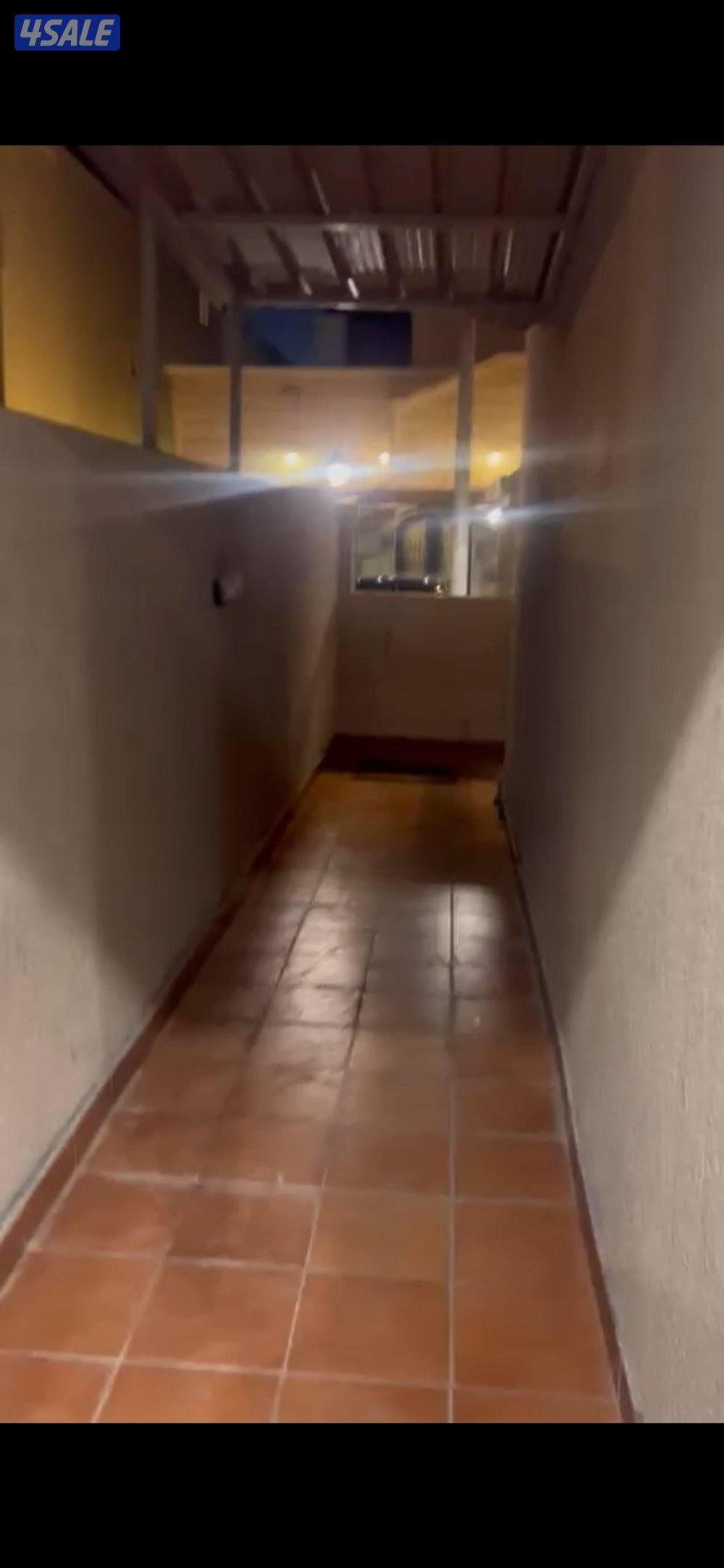 للإيجار دور أرضي حطين 3 غرف مساحات واسعة5