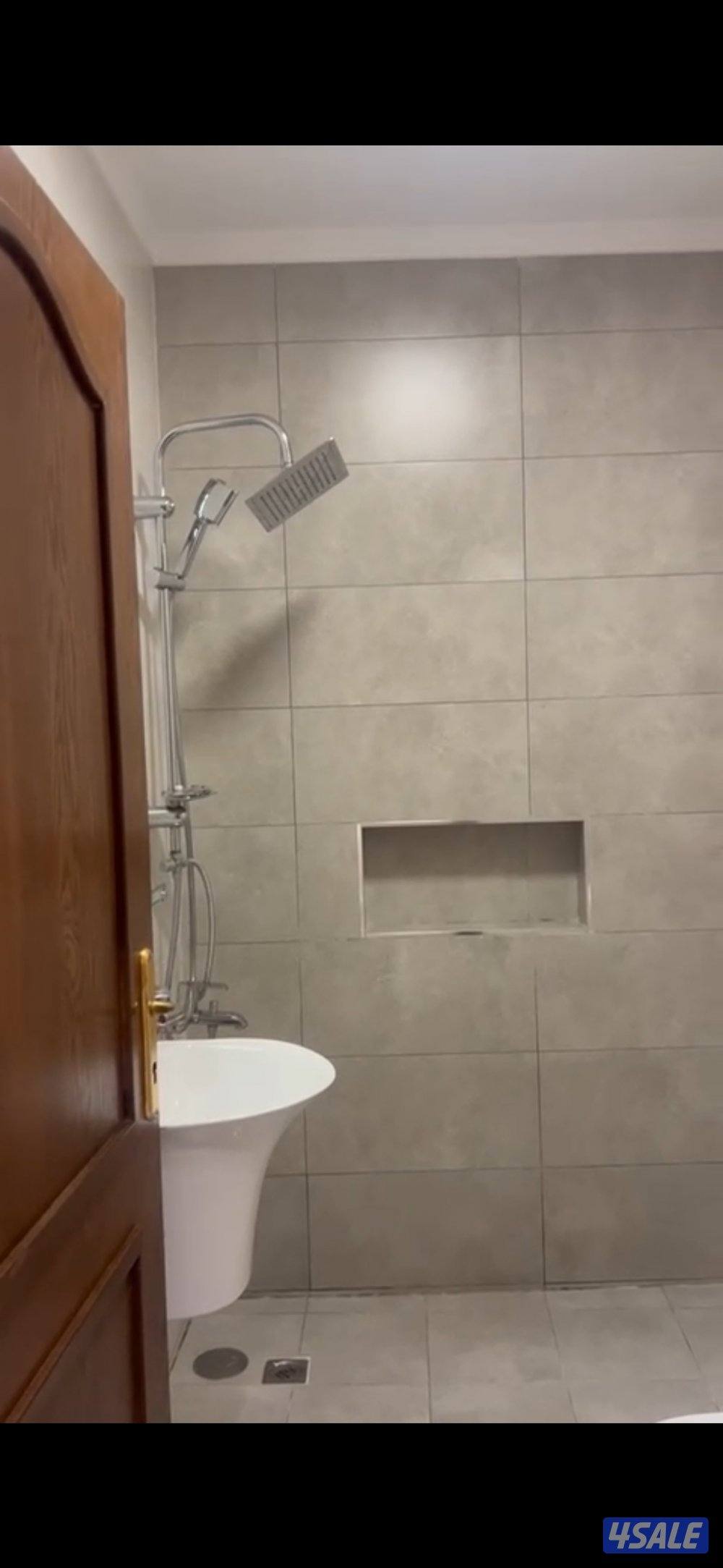 للإيجار دور أرضي حطين 3 غرف مساحات واسعة8