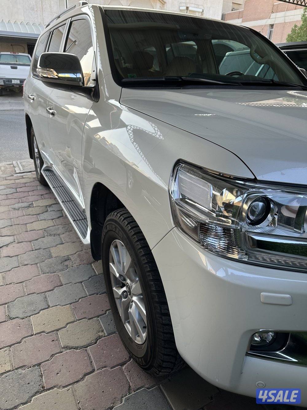 للبيع لاندكروزر 2016 الساير GXR صبغ الوكاله شرط الفحص ماشي 18.200 الف4