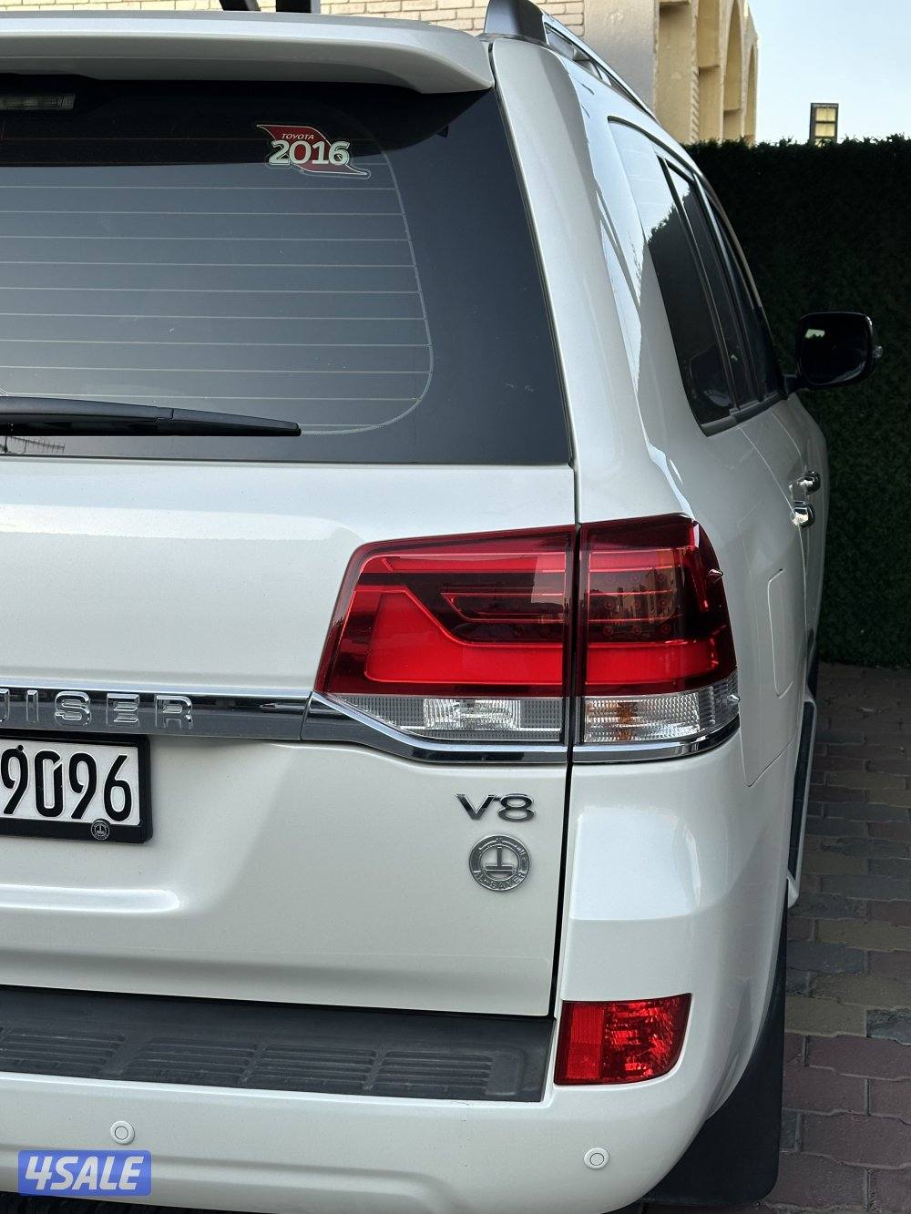 للبيع لاندكروزر 2016 الساير GXR صبغ الوكاله شرط الفحص ماشي 18.200 الف2