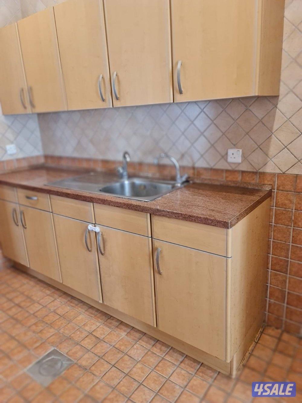 شقة للايجار بالشعب قطعه ٨ الشارع الذهبي1