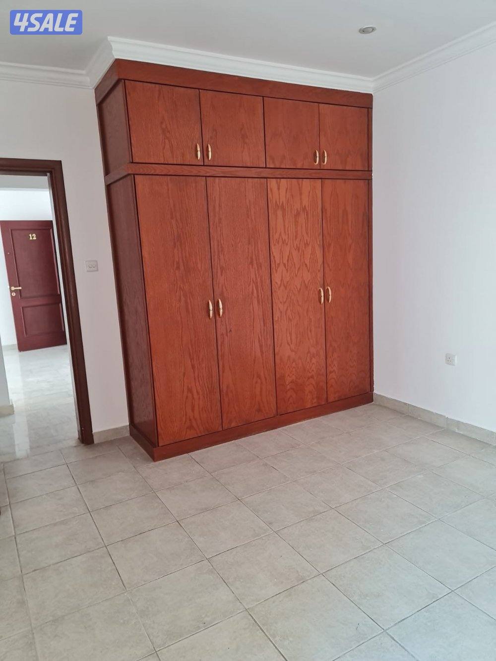 شقة للايجار بالشعب قطعه ٨ الشارع الذهبي3