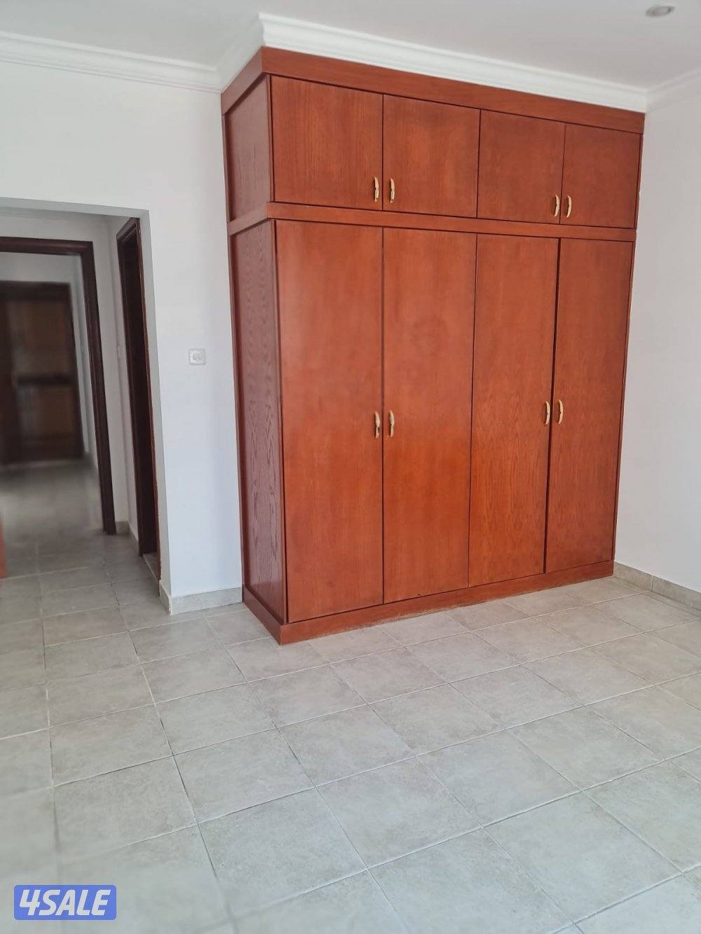 شقة للايجار بالشعب قطعه ٨ الشارع الذهبي8