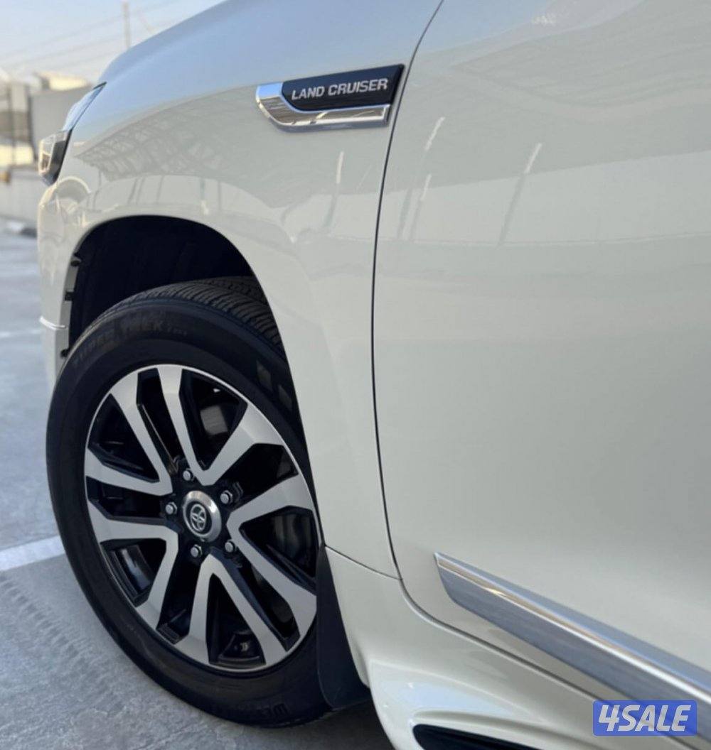 للبيع لاند كروز جراند تورنج v6 موديل 2021 الدرجة الاولى الساير1