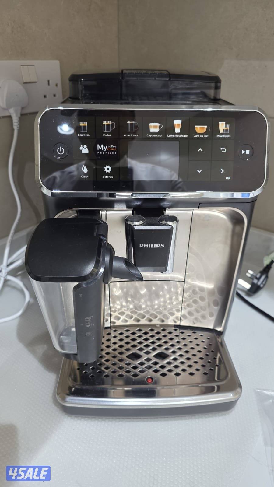 مكينة قهوة فيليبس ٥٤٠٠ philips5400 philips LatteGo مكينة اسبريسو1