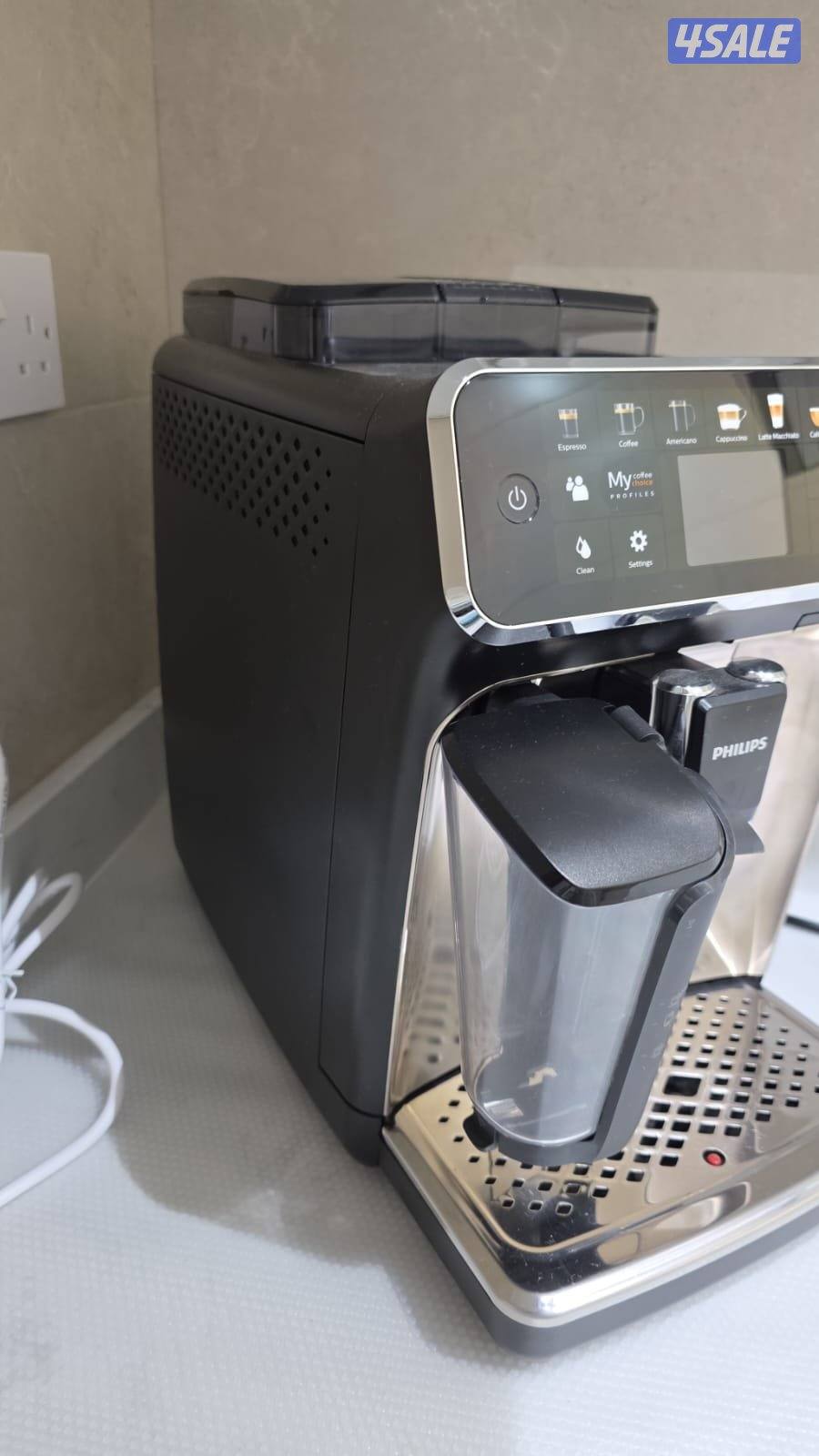 مكينة قهوة فيليبس ٥٤٠٠ philips5400 philips LatteGo مكينة اسبريسو3