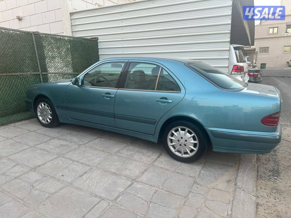 للبيع مرسيدس E240 Classic موديل 2002،وارد البشر وكاله0