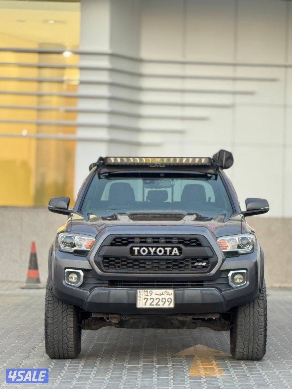 للبيع وانيت تاكوما موديل 20211