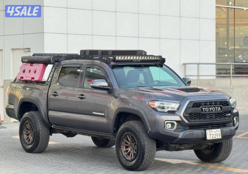 للبيع وانيت تاكوما موديل 20216