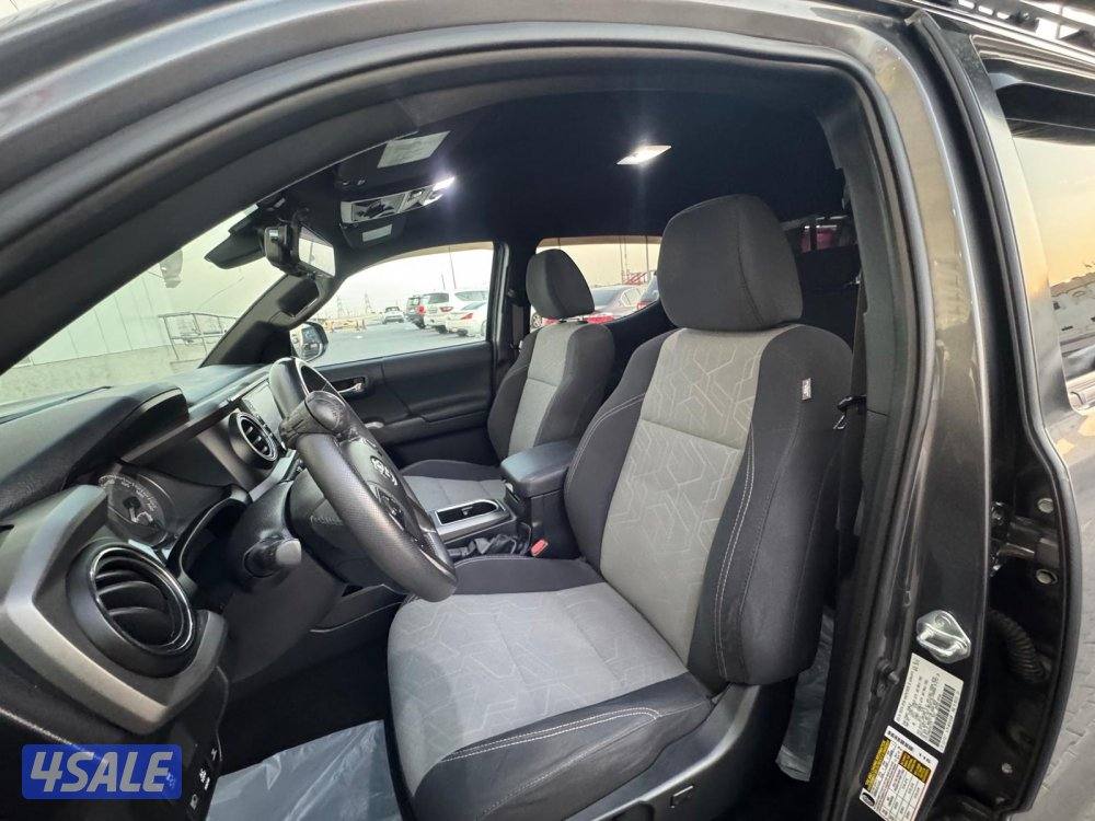 للبيع وانيت تاكوما موديل 20217