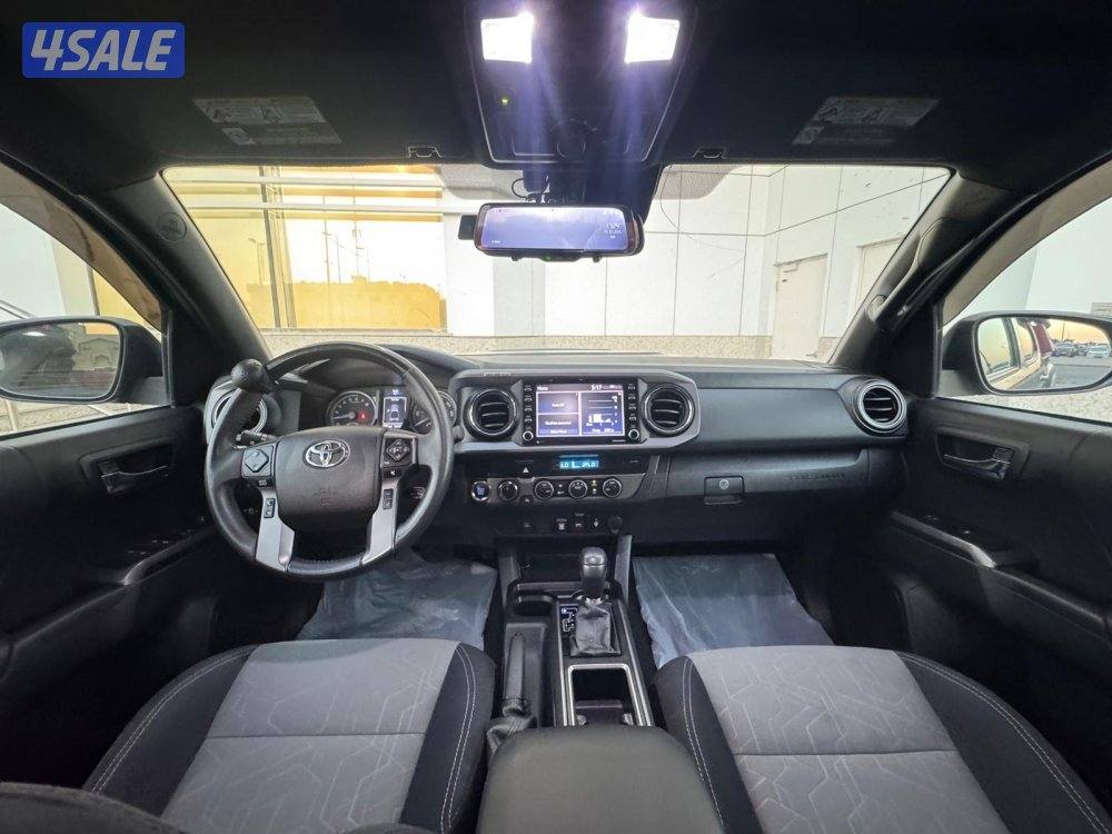 للبيع وانيت تاكوما موديل 20218