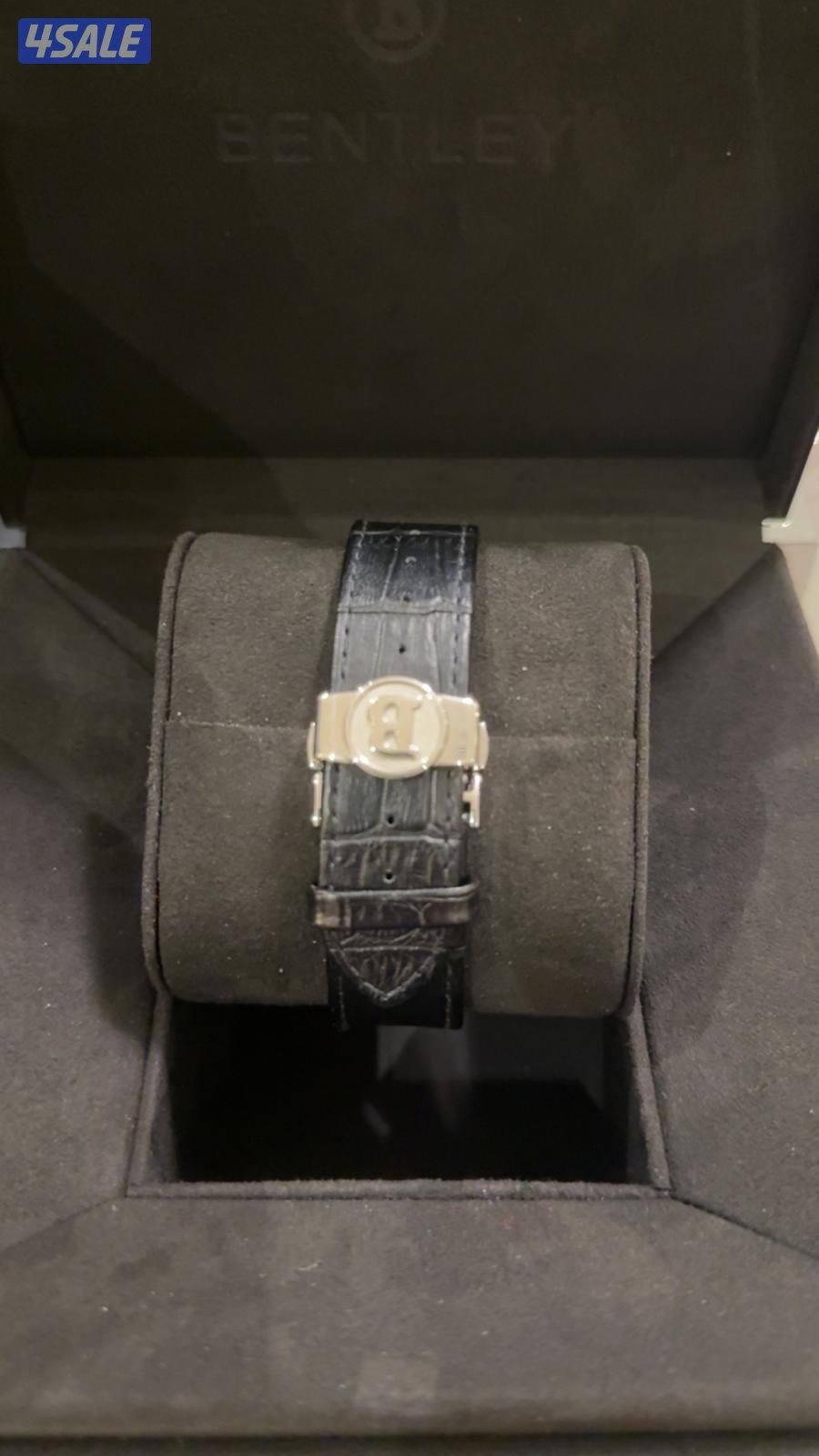 للبيع ساعه بنتلي جديده ملبوسه مره او مرتين سعرها 450سعر البيع1501