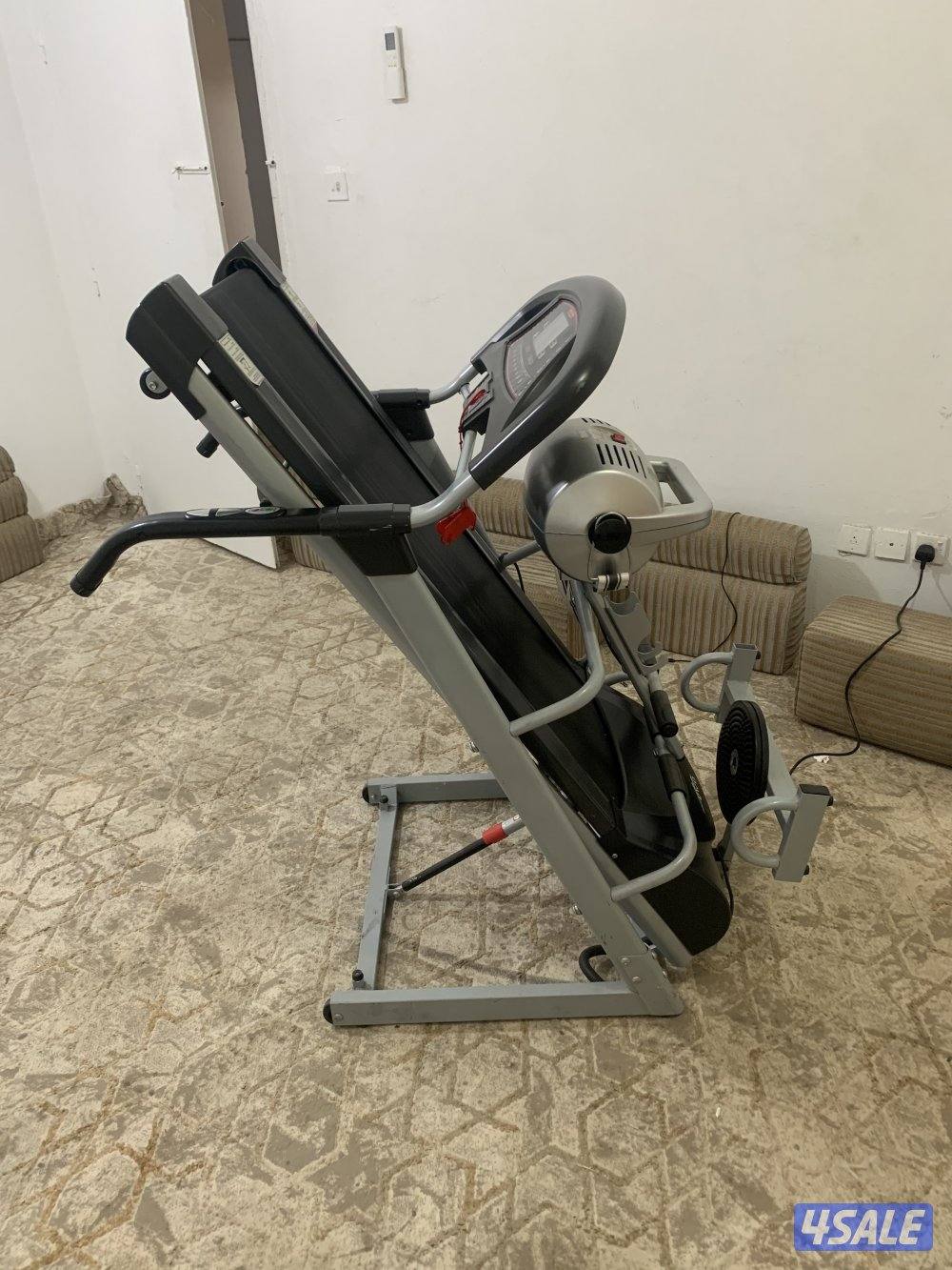 للبيع جهاز مشي oma نظيف5