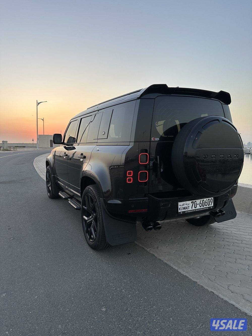 Defender 110 SE ٤ سلندر0