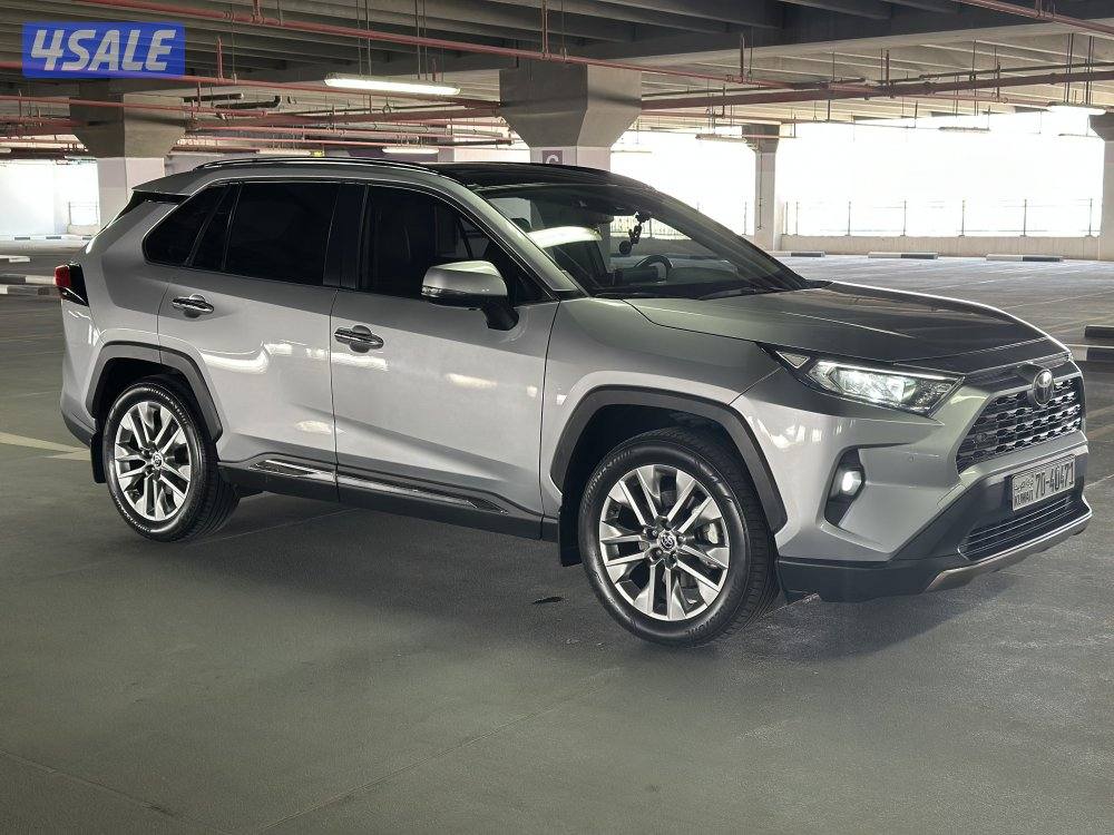 للبيع راف 4 اعلى درجة الفل دبل قير موديل 2023 ماشية 67 الف0