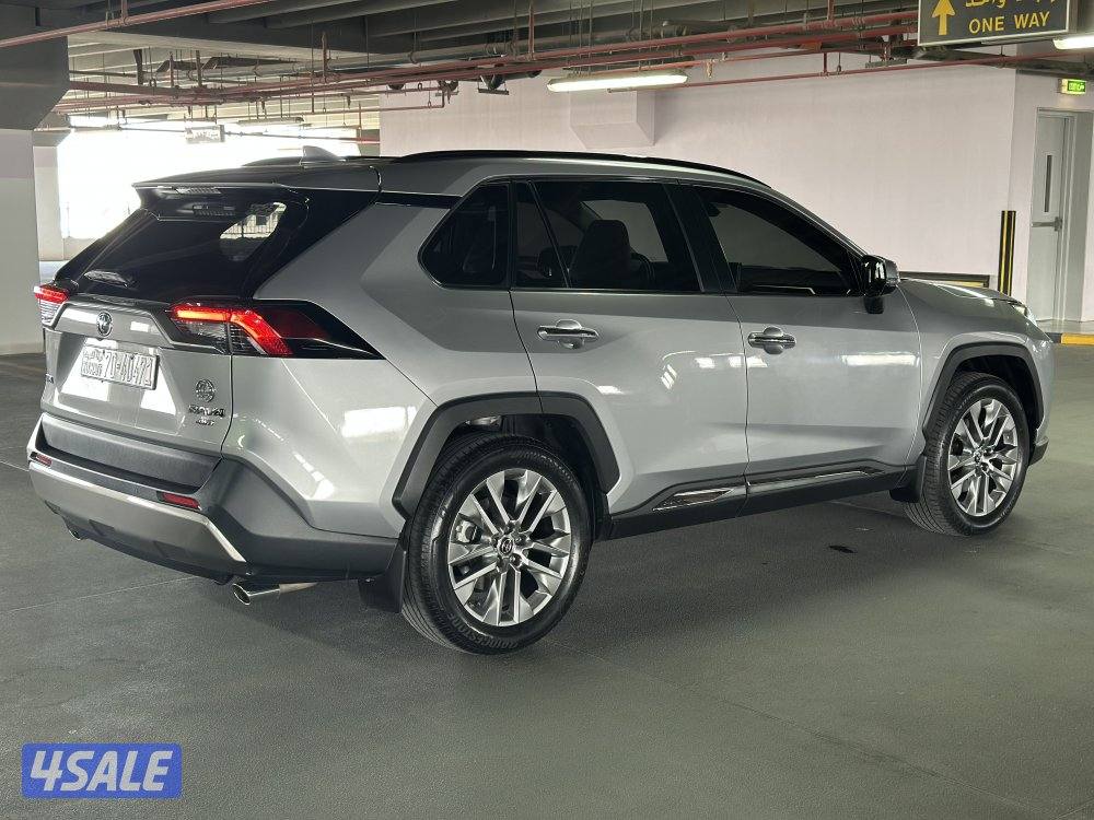 للبيع راف 4 اعلى درجة الفل دبل قير موديل 2023 ماشية 67 الف2