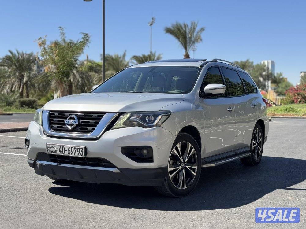 للبيع نيسان باثفايندر SL موديل 2018 كامل المواصفات  / 4WD0