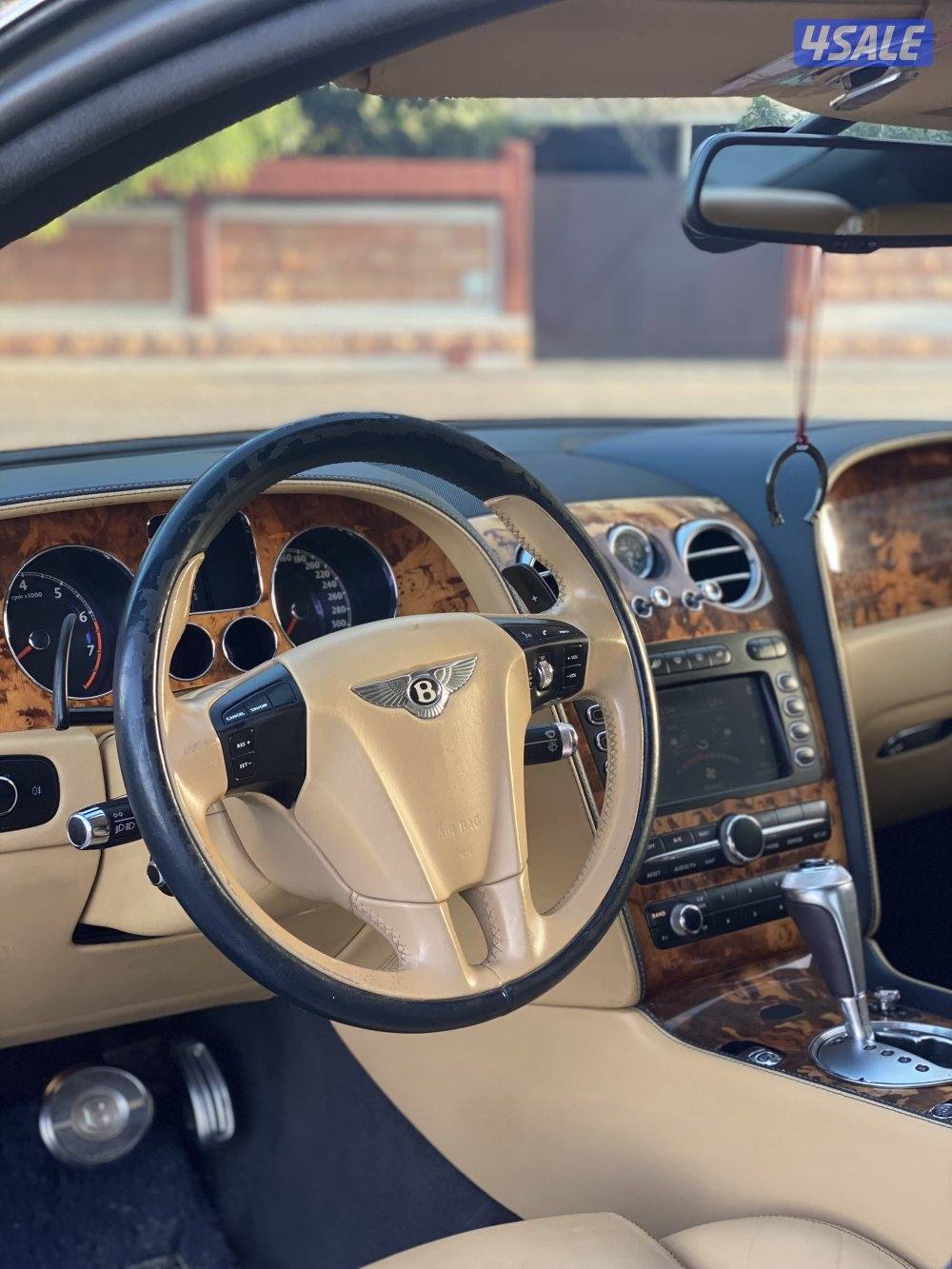 للبيع بينتلي كونتننتال GT / موديل 2009 / بحالة ممتازة8