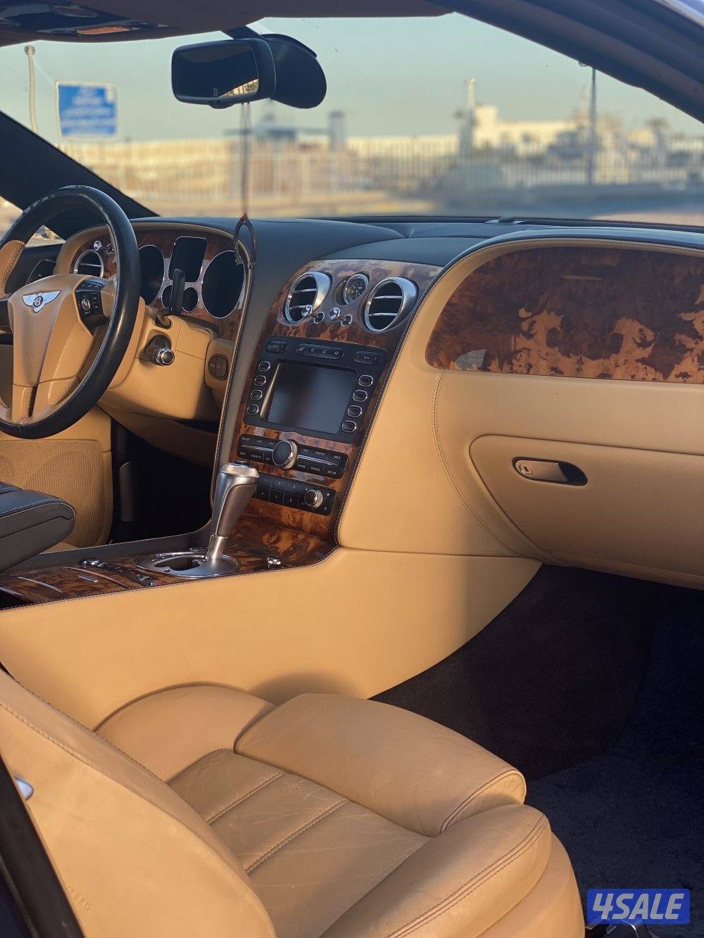 للبيع بينتلي كونتننتال GT / موديل 2009 / بحالة ممتازة9