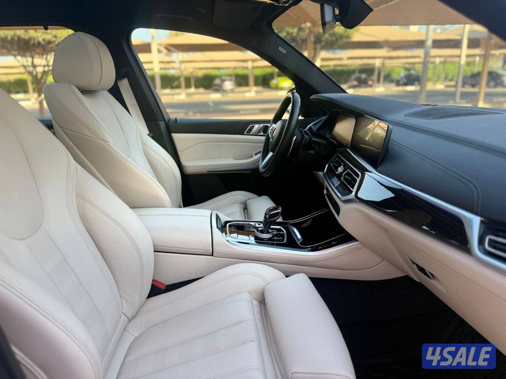 للبيع : جيب بي ام دبليو X5 موديل : 2020 عداد : 120 الف8