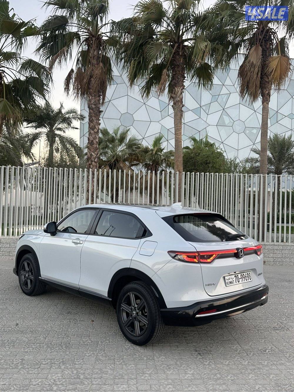 هوندا HR-V-2023 الدرجة الأولى بانوراما.. صبغ الوكالة8