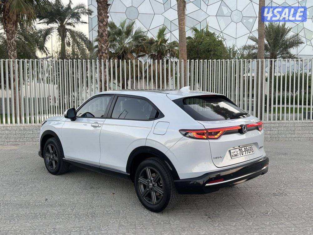 هوندا HR-V-2023 الدرجة الأولى بانوراما.. صبغ الوكالة9