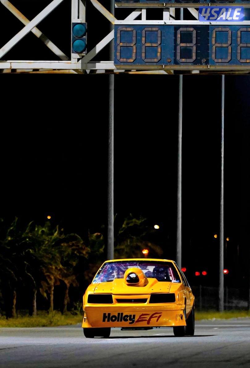 للبيع سيارة سباق فورد موستنق lx0