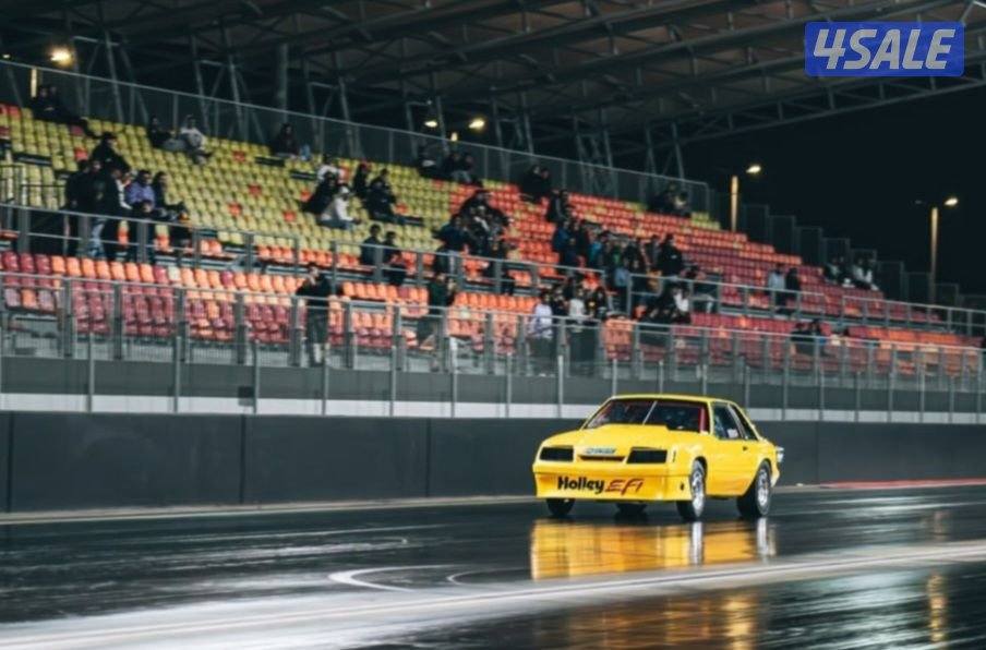 للبيع سيارة سباق فورد موستنق lx1