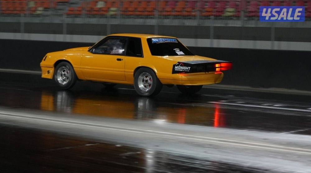 للبيع سيارة سباق فورد موستنق lx4