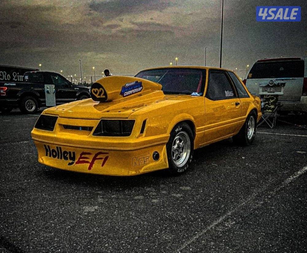 للبيع سيارة سباق فورد موستنق lx6