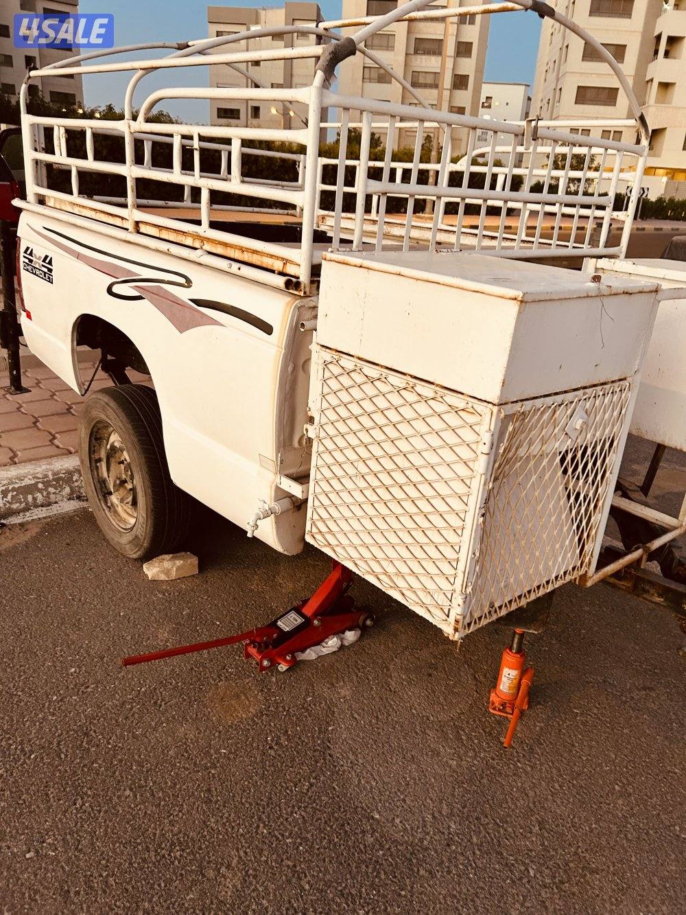 للبيع قلص الوانيت فيه تانكي استيل حنفيه عدد ٢ يمين  يسار مخازن ٣0