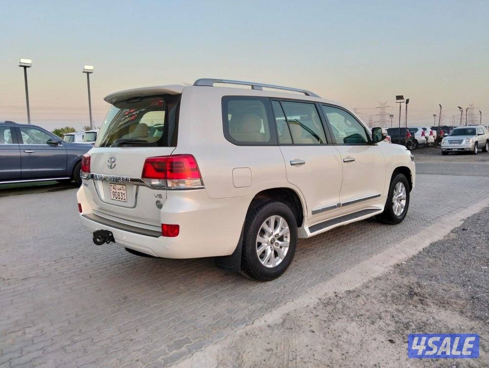 لاندكروزر 8 سلندر1