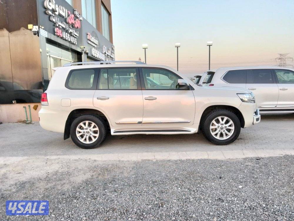 لاندكروزر 8 سلندر3