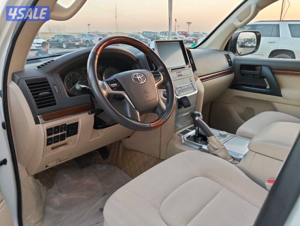 لاندكروزر 8 سلندر4