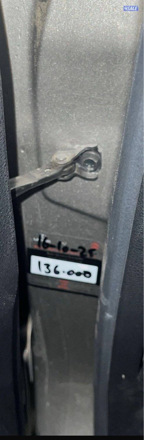 لكزس IS200 T_موديل 2017_بحالة الوكالة شرط الفحص_عداد 125 KM فقط14