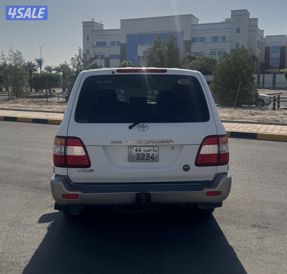 لاند كروزر 20023