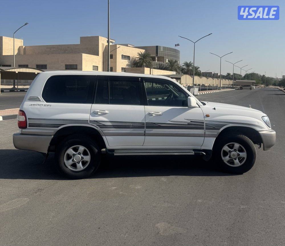 لاند كروزر 20025