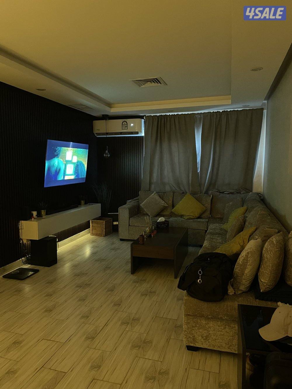 للبيع شقة غرفة وصالة بالسالمية شارع قطر1