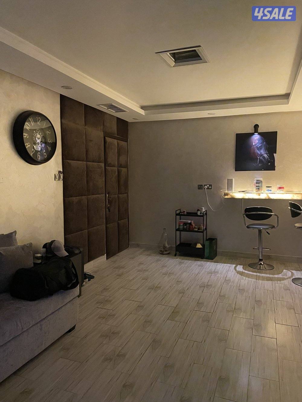 للبيع شقة غرفة وصالة بالسالمية شارع قطر2